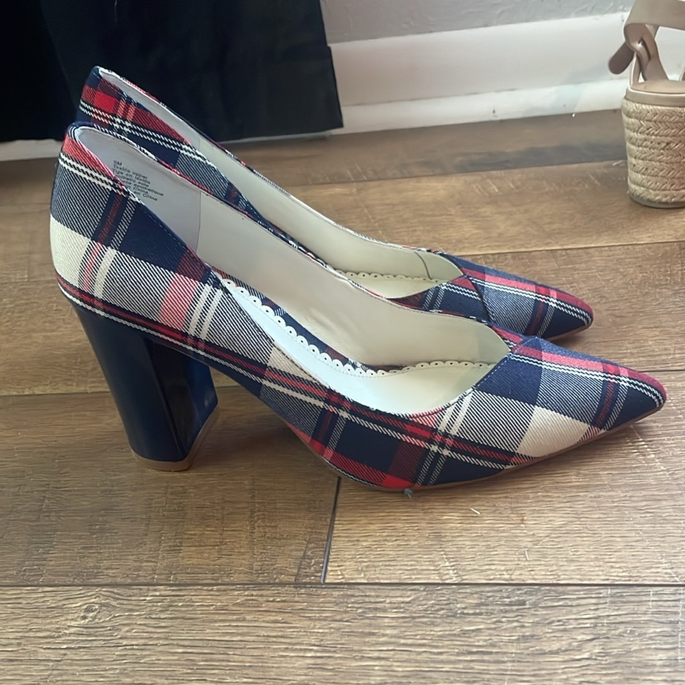 Heels - Picture 3 of 3
